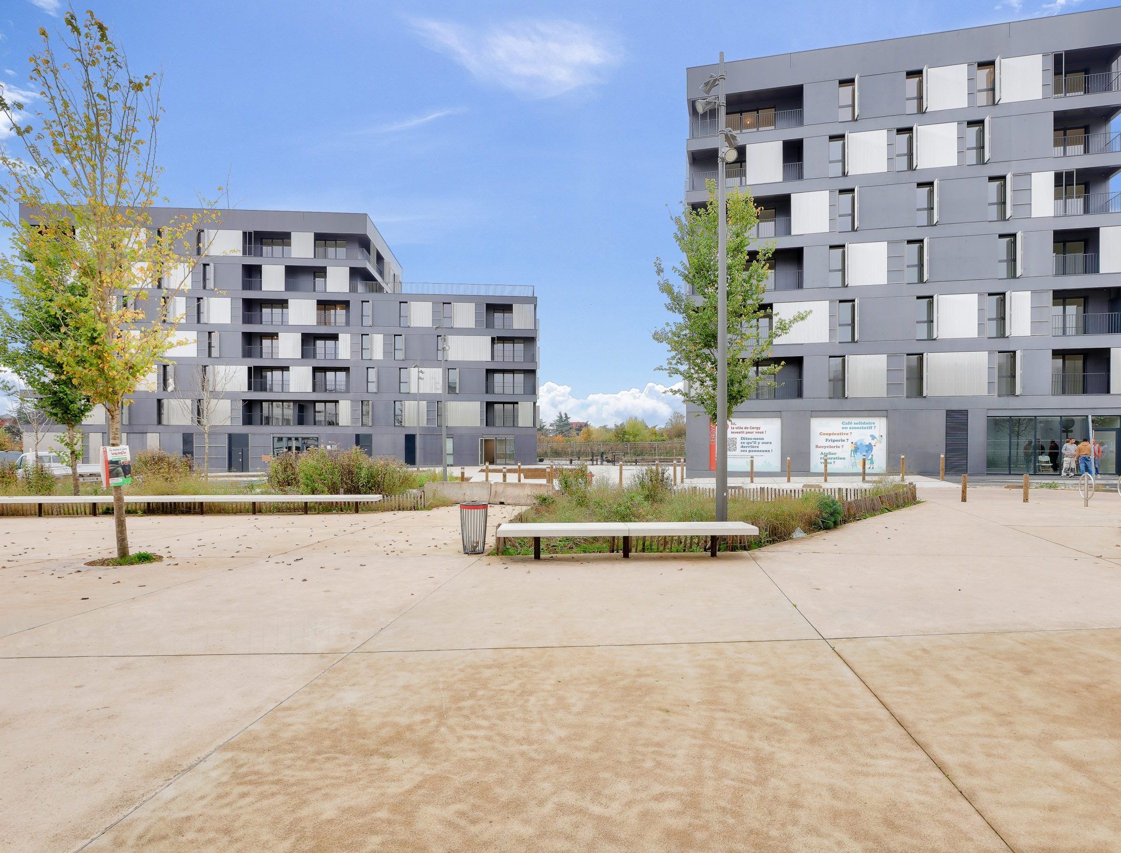 Terrasses des Ormes à Cergy - commerces bas d'immeuble